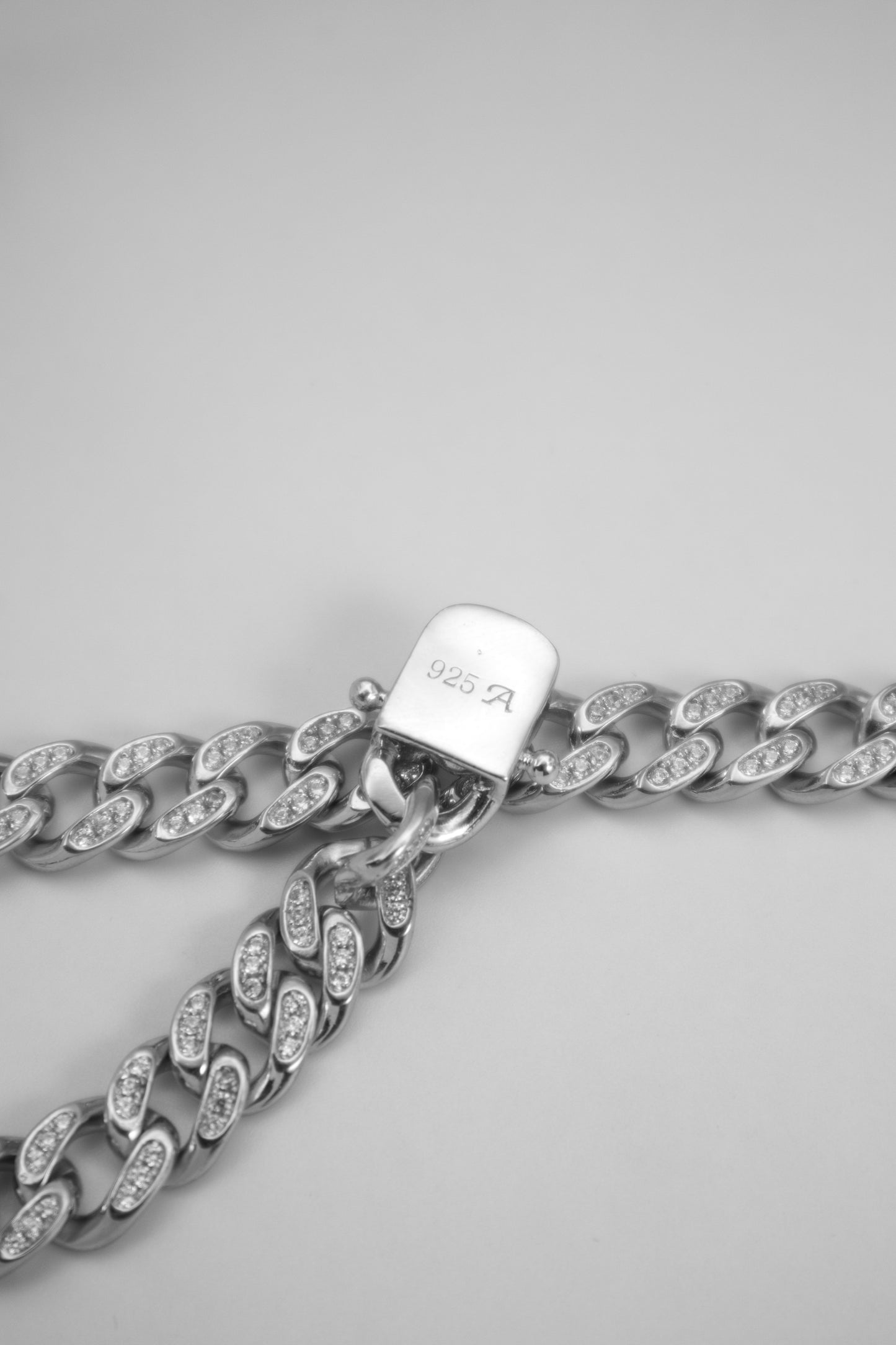 ICED CUBAN LINK BRACELET (8mm)